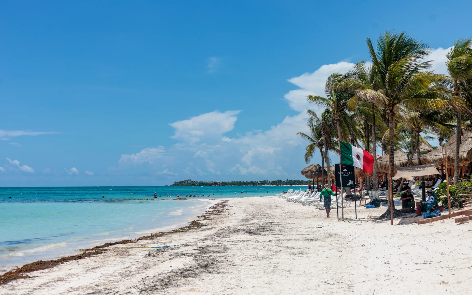 What Spanish-Friendly Service Actually Looks Like in Caribbean Resorts