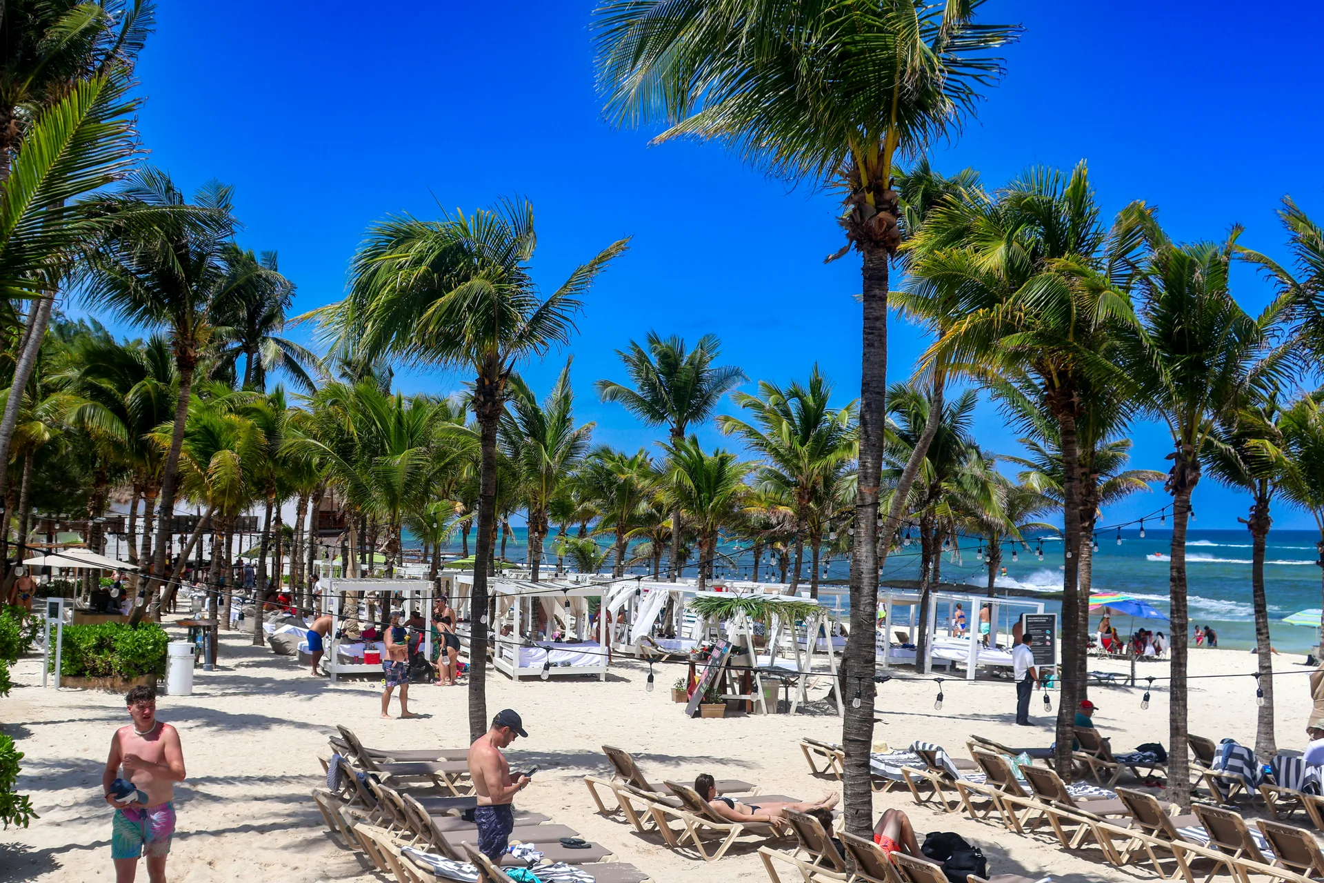 Por qué Reservar Hotel y Vuelo Juntos Ayuda en Viajes Cortos al Caribe