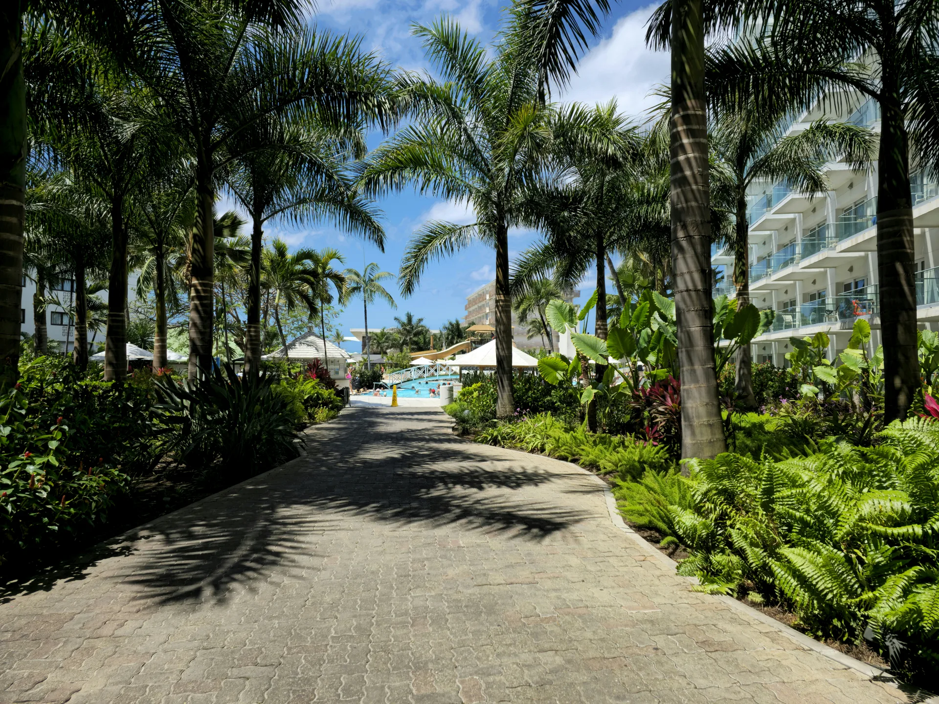 How to Choose a Family Suite at Finest Resorts Without Overplanning